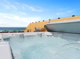 Beachfront -Bella Vista Penthouse 2BR condo - E523