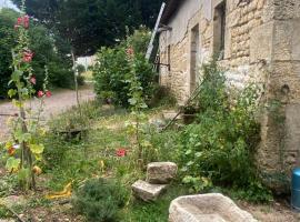 La maison du moulin, Hotel in Lurcy-le-Bourg