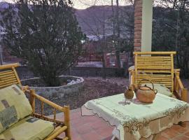 Pacha Quilla, cabin in El Mollar