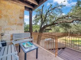 5 Mi to Lake Travis Pet-Friendly Home with Yard!