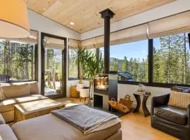 Ulerys Lake Cabin Hot Tub & Mountain Views