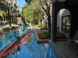 PoolAccess-rose Lahabana