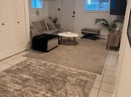 Newly Renovated - Self contained Suite - Sleeps 6