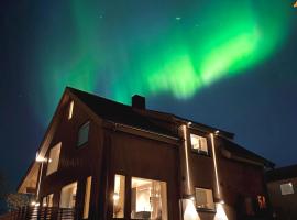 Aurora Polaris Villa - With outdoor Sauna - 750m from City Center - FREE PARKING, hotel in Tromsø