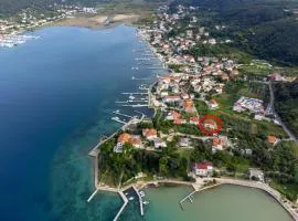 Apartments and rooms by the sea Supetarska Draga - Donja, Rab - 5033