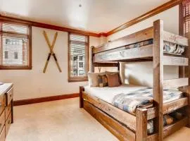 Vail Lion Square 401N