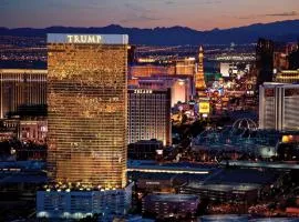 5 Star Trump Hotel Las Vegas Studio Strip Views 2803