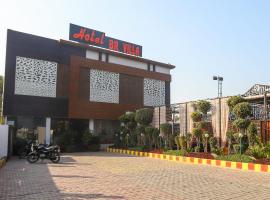 OYO Hotel Br Villa, hotel em Nārnaul