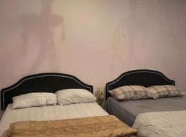 2 Beds availabe and self service small breakfast, hotel in Montréal