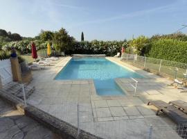 Le cerisier, Hotel in Villecroze