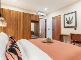 Stylish New Suites with Pool Near Balangan Beach, Hotel in Bingin Beach