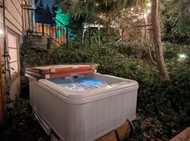 Entire ADU with hottub