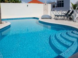 WaraWara Mini resort, ξενοδοχείο σε Jan Thiel