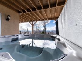 Condo 120B: Spacious, Spa, River Views，聖佛朗斯小溪的分租公寓