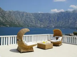 PENTHOUSE STOLIV New SPA-POOL Villa is located 5m from the sea, Exclusive Terrace,Private Jetty wih Sunbeds, Pebble Beach, Secluded location Total area 375m2 at your disposal