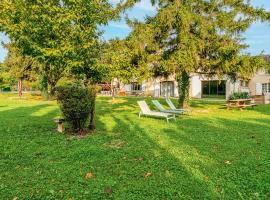 Le Gite au coin du feu, hotel v destinaci Cabannes