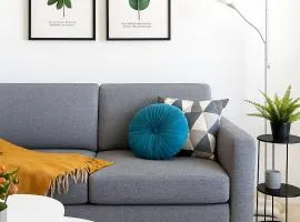 Kivis Modern Studio near Train Mall & Airport