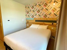 greet hotel Castets Coeur des Landes, hôtel à Castets