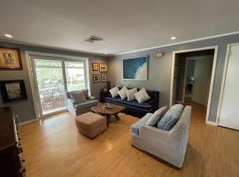 A Pet Friendly Subic Bay Vacation Home, hotel in Olongapo