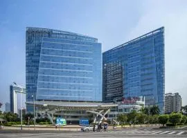 Prime Pazhou Aparthotel - Pazhou Station Line 8 and 11 - Steps away from Canton Exhibition Center