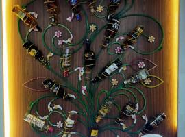 Hotel Arasi, hotel near Veer Savarkar International Airport - IXZ, Shādipur