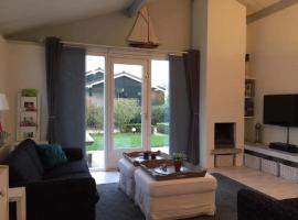 Bungalow 040, Hotel in Petten