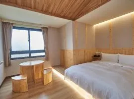 Chillax Inn 知樂愛河館
