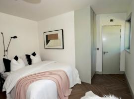 Crystal Palace Stylish Large Ensuite Double Room, hotel em Crystal Palace