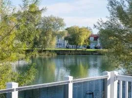 Venture Lakeside Lodge