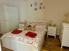 Harmony Suite Apartment, hotel in Pápa