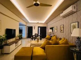 Sky Heights Designer Apartments-Centaurus View
