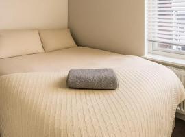 Modern ROOM En-Suite Close to Hospital & Train, hotel in Gillingham