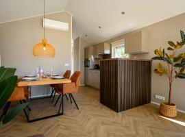 Chalet Charleston 069 im Heide Resort, hotel in Brüggen