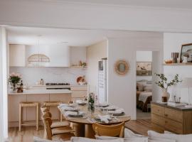 Phoenix Jervis Bay Family Coastal Escape, hotel in Vincentia