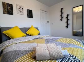 2-Bed Family House Nr Nottingham City Hospital, Arnold, Mansfield with Free WiFi, Hotel in Nottingham