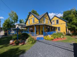 Au Saut Du Lit, romantic hotel in Magog-Orford