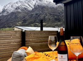 Queenstown Studio with Mountain Views, hotel a Frankton