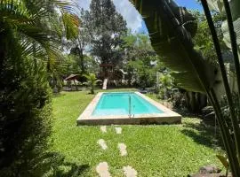 Casaquinta grande con pileta y parrilla