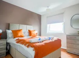 4 BDR House By Caledonia Luxe Stays Short Lets & Serviced Accommodation Livingston