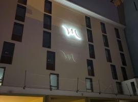 Mercure Vichy、ヴィシーにあるヴィシー - シャルメイユ飛行場 - VHYの周辺ホテル