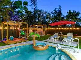 6 BR Pool Family Getaway near Coquina Beach