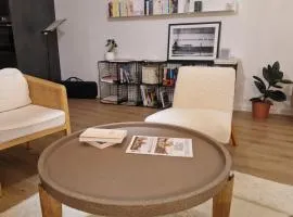 2 chambres, avec balcon, à 8 min des plages en voiture