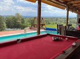 casa con vista 360 a las montañas y pileta