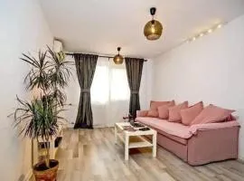 Luxury 2BR Apartment Victoriei with Parking!