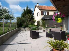 Gîte Comme Chez Soi En Champagne, hotel in Fromentières