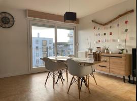 Appartement cosy et calme au cœur de Landerneau, хотел в Ландерно