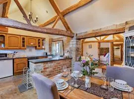 The Cow Shed - farm cottage close to Stratford