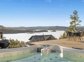 Beautiful Home In Sannidal With Lake View, hotel in Neslandsvatn