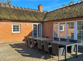 Lovely Home In Væggerløse With Sauna, hotel with hot tubs in Marielyst