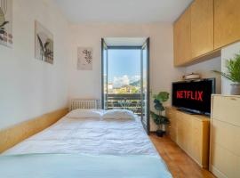 Vista Pista da Sci - Aprica Centro - 2min da Skilift, Wifi, hotel in Aprica